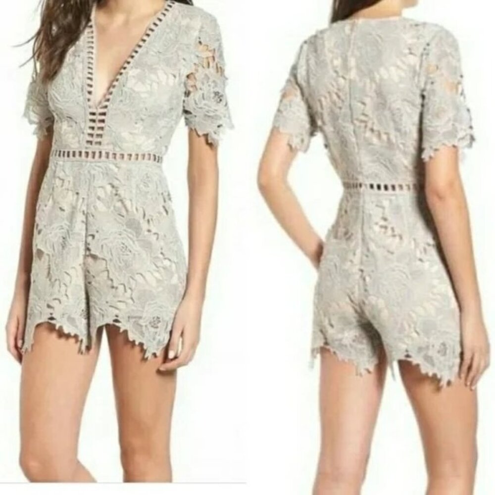 ASTR Womens Light Gray Cut Out Detail Lace Short Sleeve Romper Playsuit Size XS